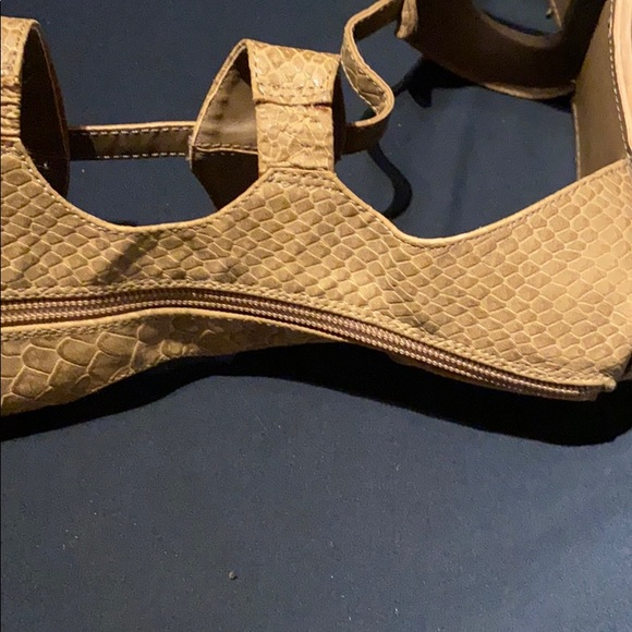 Tan gladiator sandals - Picture 8 of 14